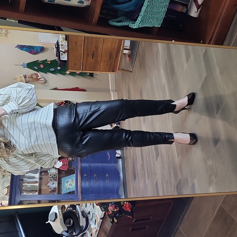 Marc New York Andrew Marc Faux Leather Front Slit Pants Size Large
